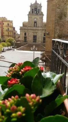 Tek Büyük Yataklı Oda, Balkon, Şehir Manzaralı