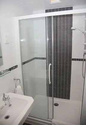 Tek Büyük Yataklı Oda (Red)