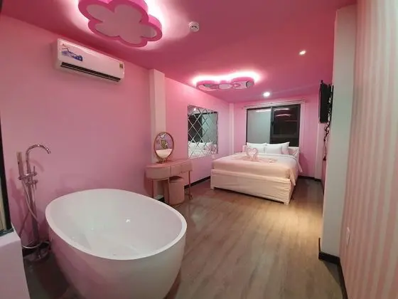 Deluxe Tek Büyük Yataklı Oda, Bahçe Manzaralı