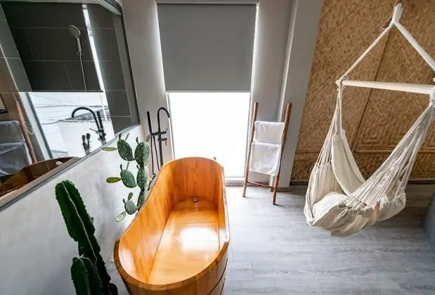 Deluxe Tek Büyük Yataklı Oda, Bahçe Manzaralı