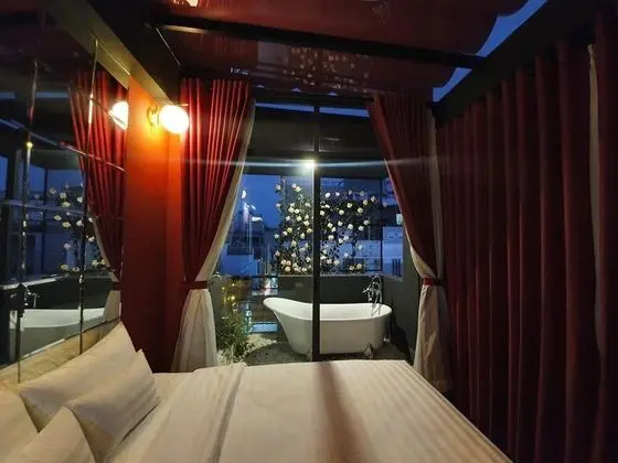 Deluxe Tek Büyük Yataklı Oda, Balkon, Şehir Manzaralı