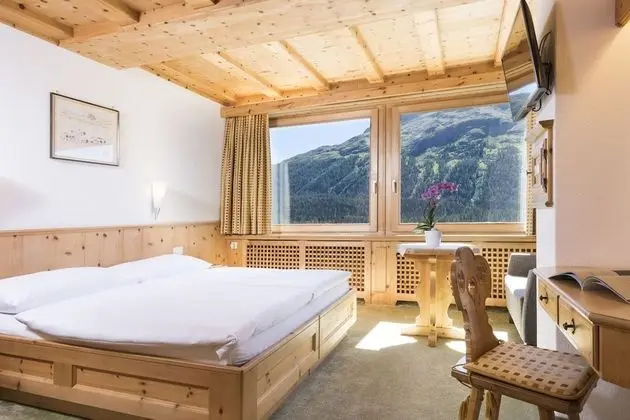 Comfort Tek Büyük Yataklı Oda, Göl Manzaralı