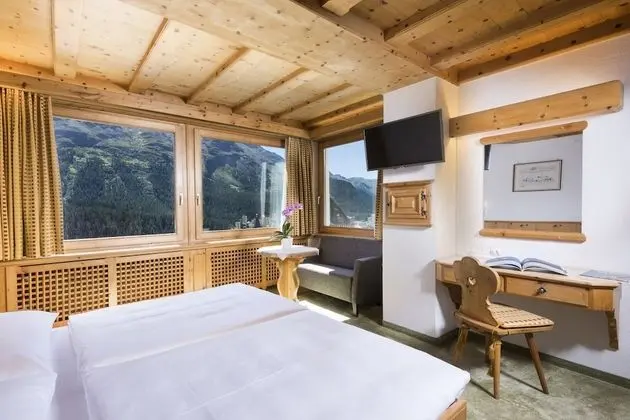 Comfort Tek Büyük Yataklı Oda, Göl Manzaralı
