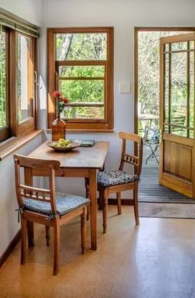 Tek Büyük Yataklı Oda, 1 Yatak Odası, Dağ Manzaralı, Bahçeli (Garden Suite)