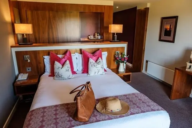 Luxury Tek Büyük Yataklı Oda