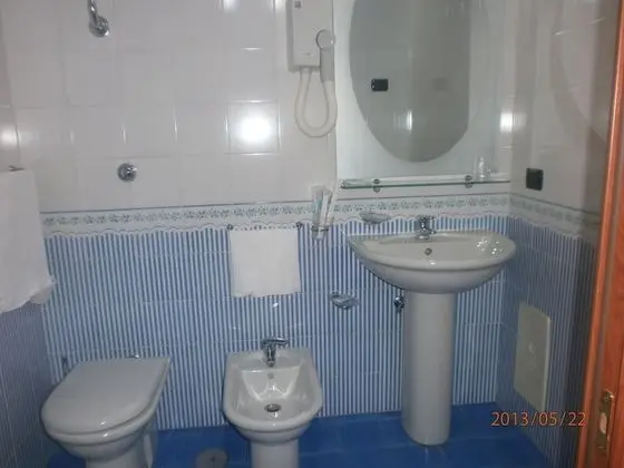 Üç Kişilik Oda