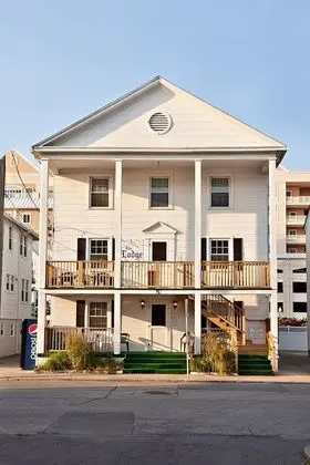 Lodge Building 2 Bedroom, 3 Double Beds, Non-Ocean Front