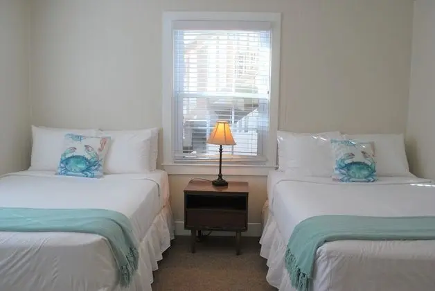 Lodge Building 2 Bedroom, 3 Double Beds, Non-Ocean Front