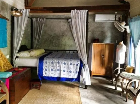 Standard Queen Room