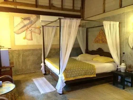 Standard Queen Room