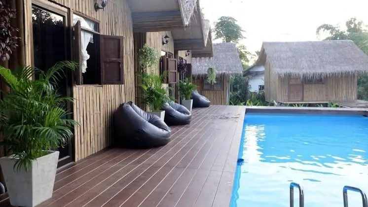 Pool Hut
