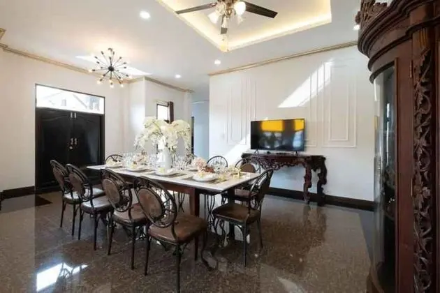 Deluxe Villa