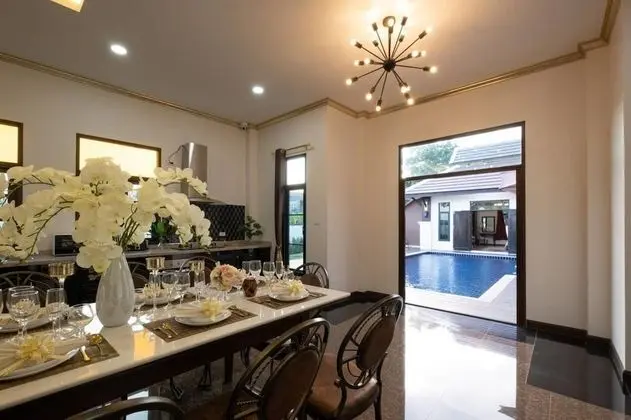 Deluxe Villa