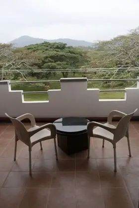 Deluxe Tek Büyük Yataklı Oda, Balkon, Dağ Manzaralı