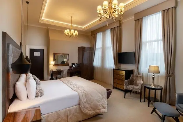Lansbury Studio Suite