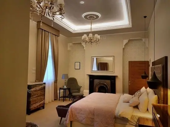 Lansbury Studio Suite