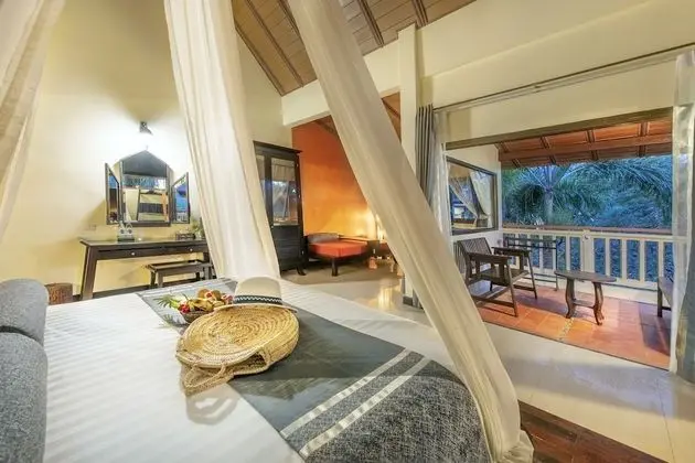 Emerald Suite