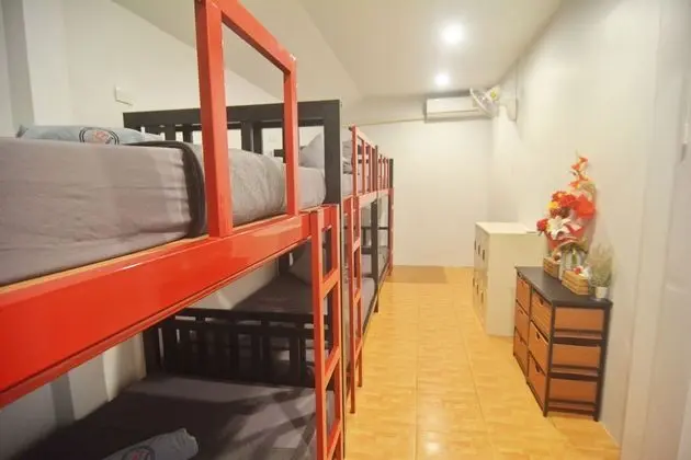 Mixed Dormitory - 6 Bunk Bed