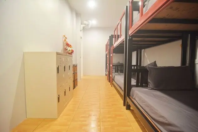 Mixed Dormitory - 6 Bunk Bed