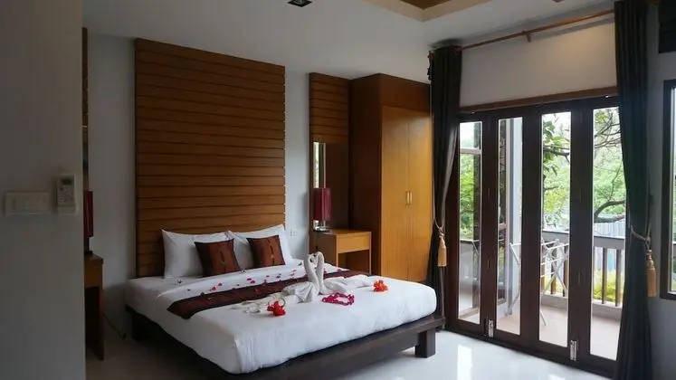 Deluxe Tek Büyük Yataklı Oda, Bahçe Manzaralı