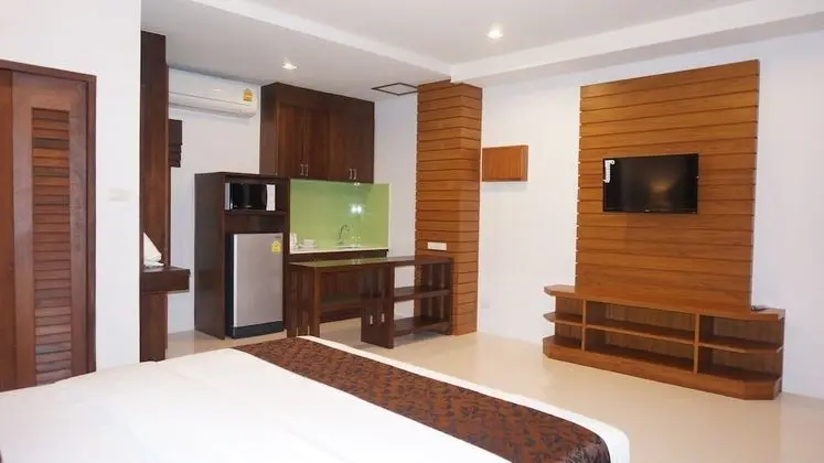 Deluxe Tek Büyük Yataklı Oda, Bahçe Manzaralı