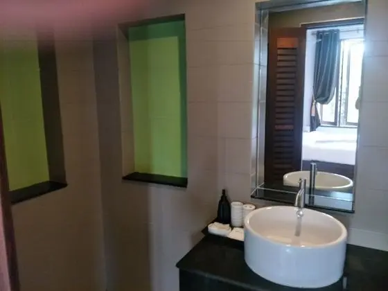 Deluxe Tek Büyük Yataklı Oda, Bahçe Manzaralı