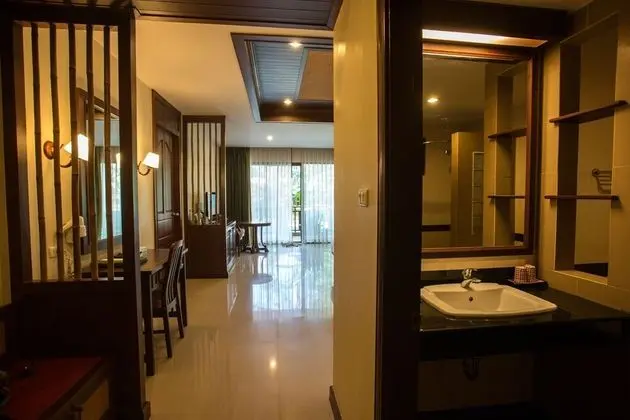 Deluxe Room, 1 Bedroom, Pool Access, Resort View