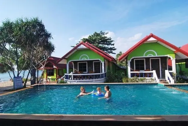 Deluxe Aircon ( Beach Side )