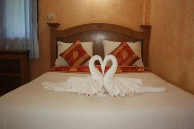 Deluxe Aircon ( Beach Side )