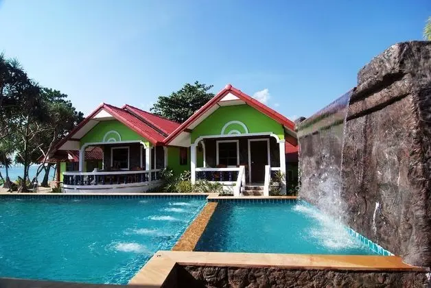 Deluxe Aircon ( Beach Side )