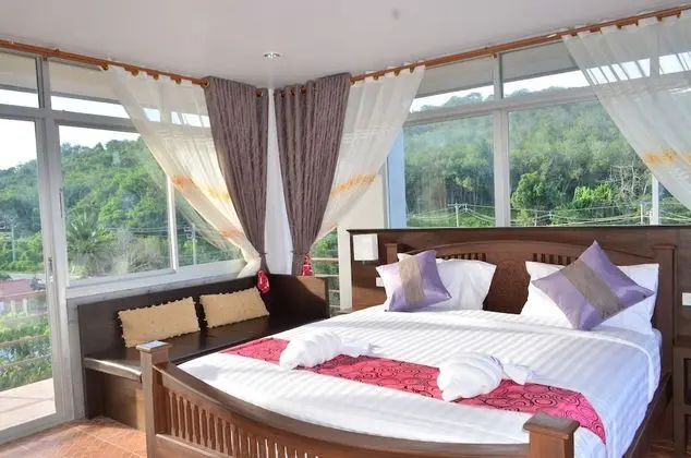 Deluxe Room with Balcony