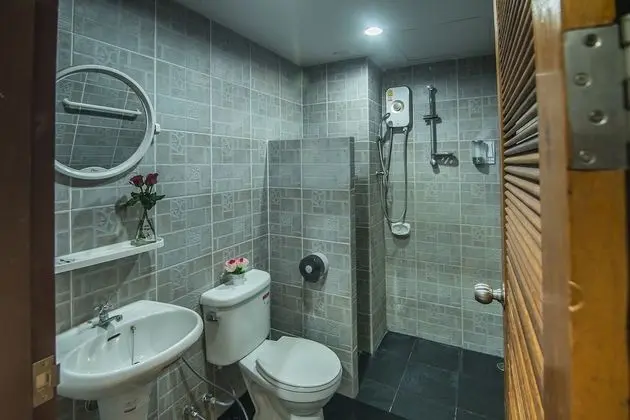Family Triple Room (1 Double bed and 1 Single bed)