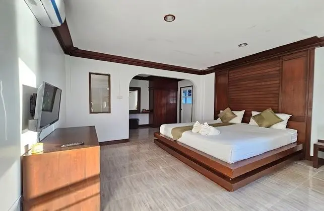 Deluxe Beachside