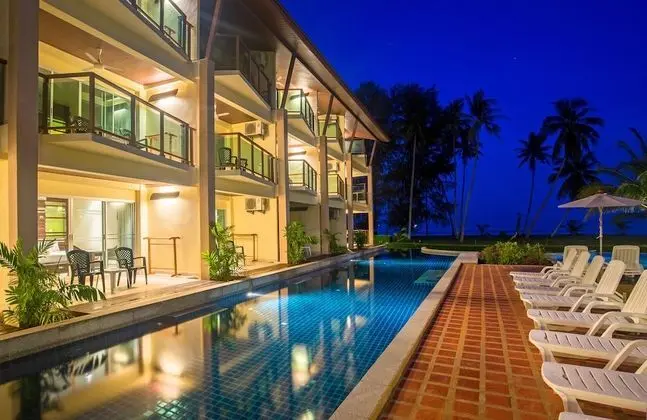 Pool Access Room