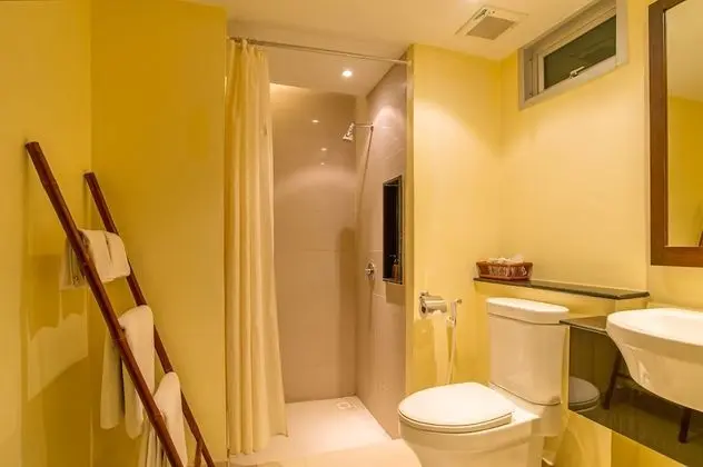 Pool Access Room