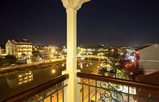 Deluxe Oda, Balkon, Nehir Manzaralı (Superb)