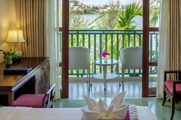 Deluxe Oda, Balkon, Nehir Manzaralı