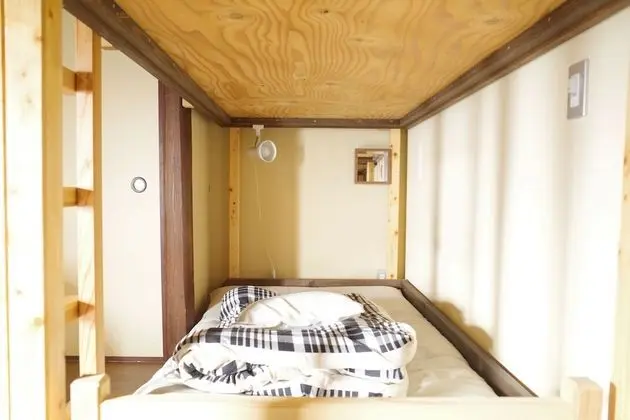 Basic Üç Kişilik Oda, Ortak Banyo