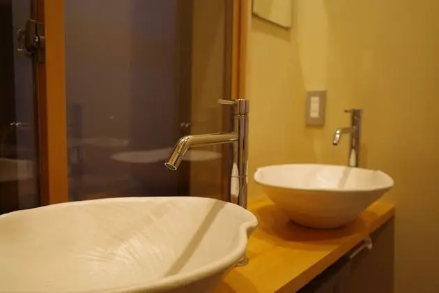 Basic Üç Kişilik Oda, Ortak Banyo
