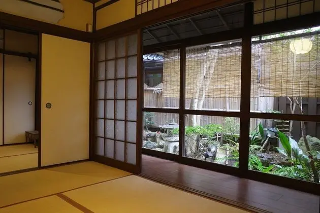 Traditional Oda, Ortak Banyo (3-4 People)