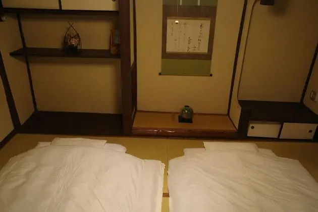 Traditional Oda, Ortak Banyo (3-4 People)
