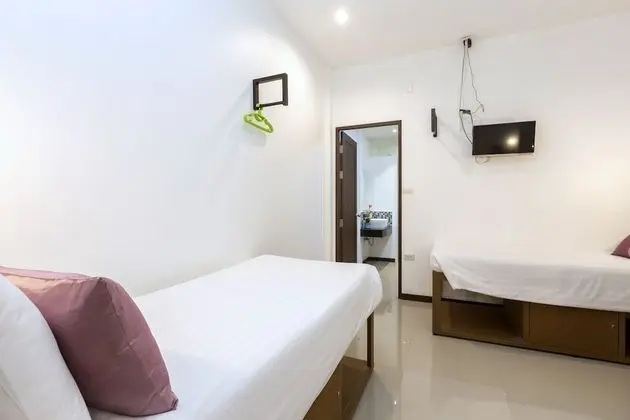 Deluxe Quadruple Suite (4 Adults and 2 Children under 6 years old sleeping for free in existing bed)
