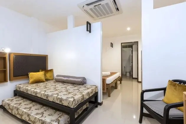 Deluxe Triple Suite (3 adults and 1 child under 6 years old sleeping for free in existing beds)