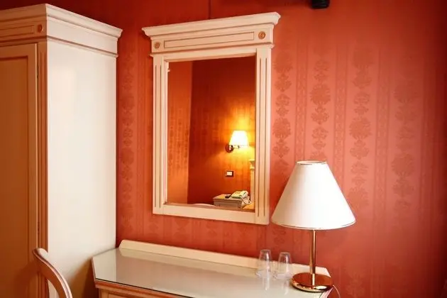 Classic Tek Büyük Yataklı Oda