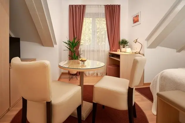 Deluxe Tek Büyük veya İki Ayrı Yataklı Oda, Banyolu/Duşlu, Şehir Manzaralı (DELUXE)