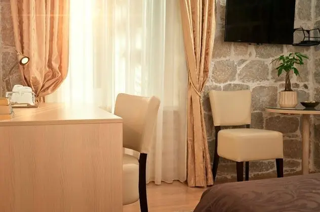 Standard Tek Büyük veya İki Ayrı Yataklı Oda, Avlu Manzaralı