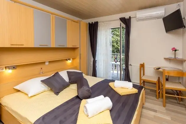 Tek Büyük Yataklı Oda, Balkon, Deniz Manzaralı