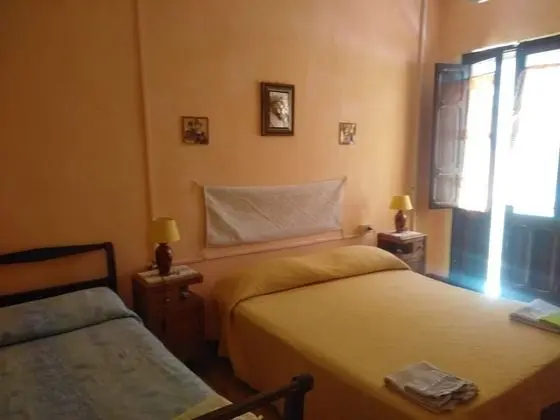 Classic Üç Kişilik Oda, Ortak Banyo (Etnic)