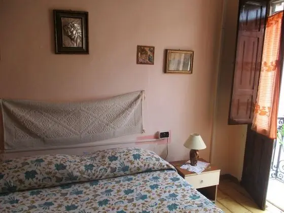 Economy Üç Kişilik Oda, Ortak Banyo (Liberty)