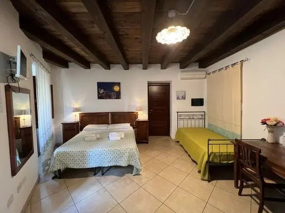 Tek Büyük veya İki Ayrı Yataklı Oda